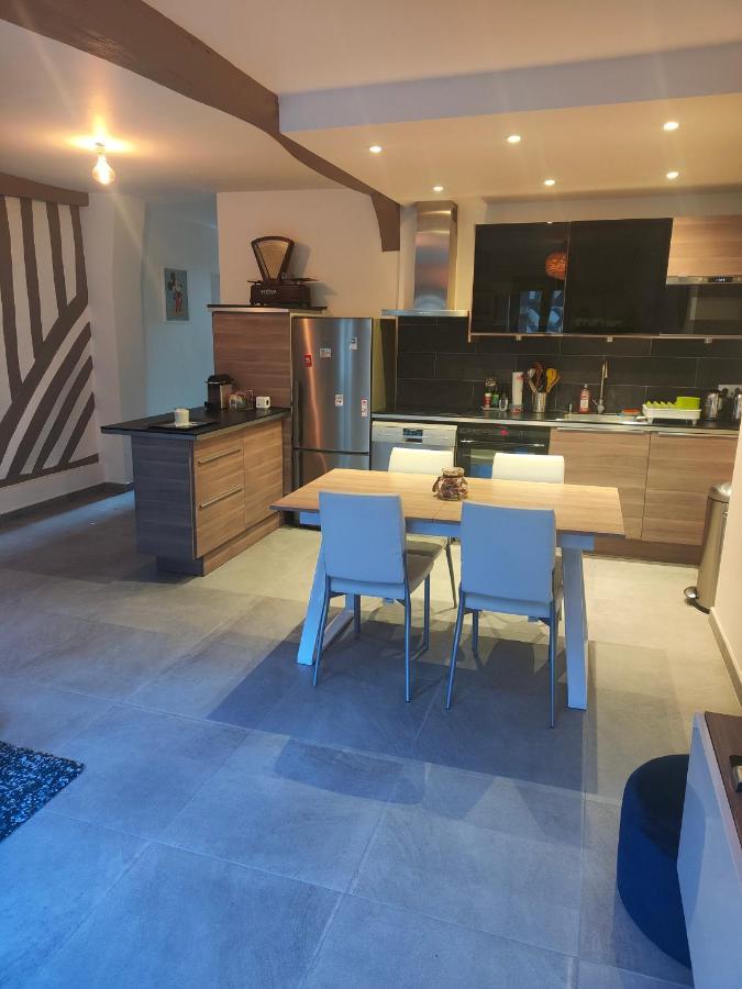 L Appart De La Place Ste Catherine Honfleur Exterior foto