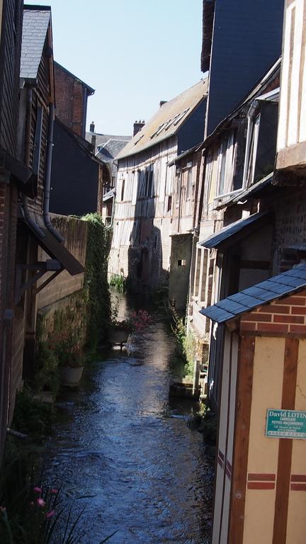 L Appart De La Place Ste Catherine Honfleur Exterior foto