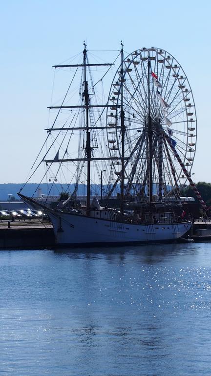L Appart De La Place Ste Catherine Honfleur Exterior foto